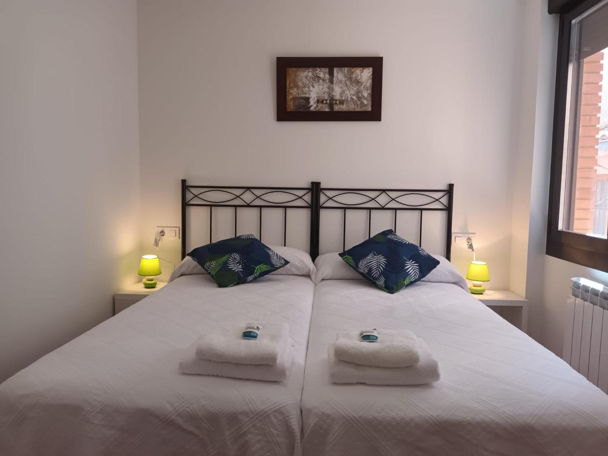 Apartamentos La Piedra En Pleno Centro Historico Con Dos Dormitorios Y Dos Banos Nájera Exterior foto