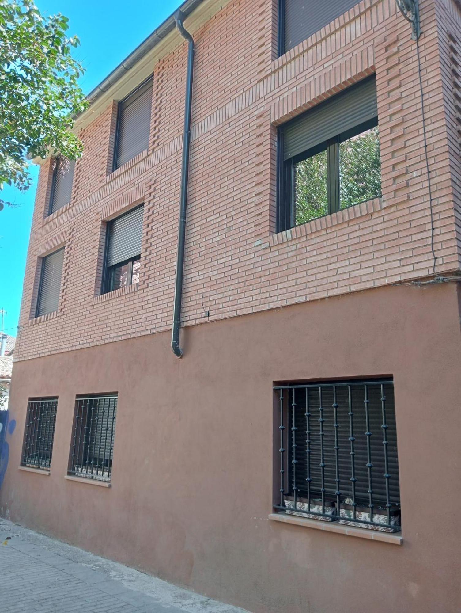 Apartamentos La Piedra En Pleno Centro Historico Con Dos Dormitorios Y Dos Banos Nájera Exterior foto